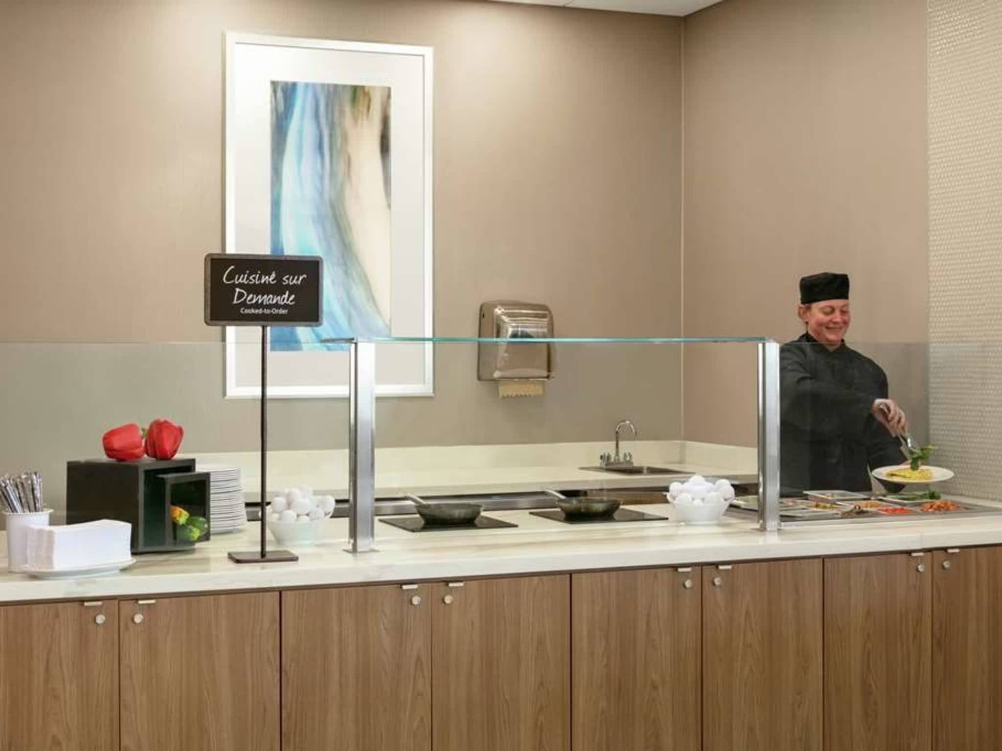 photo Embassy Suites by Hilton Montreal Airport