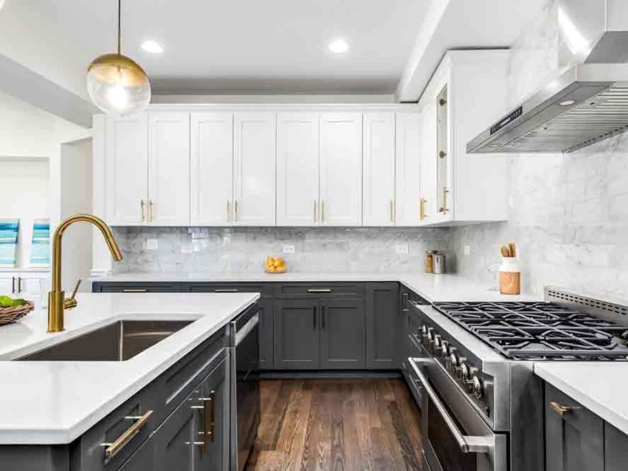 photo New Look Cabinets