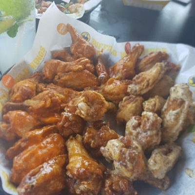 Buffalo Wild Wings - Rôtisseries et restaurants de poulet