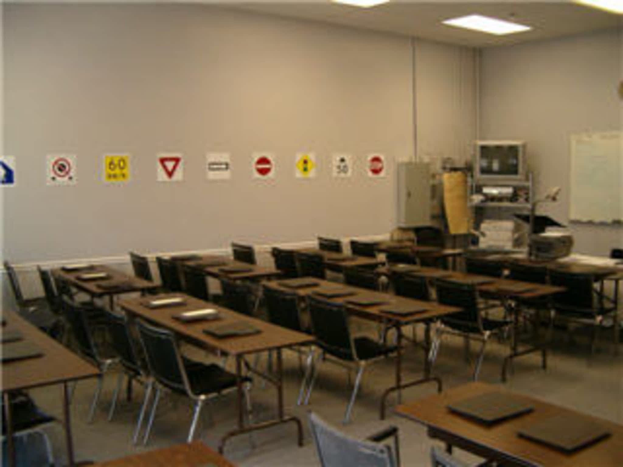 photo Excel Driving School