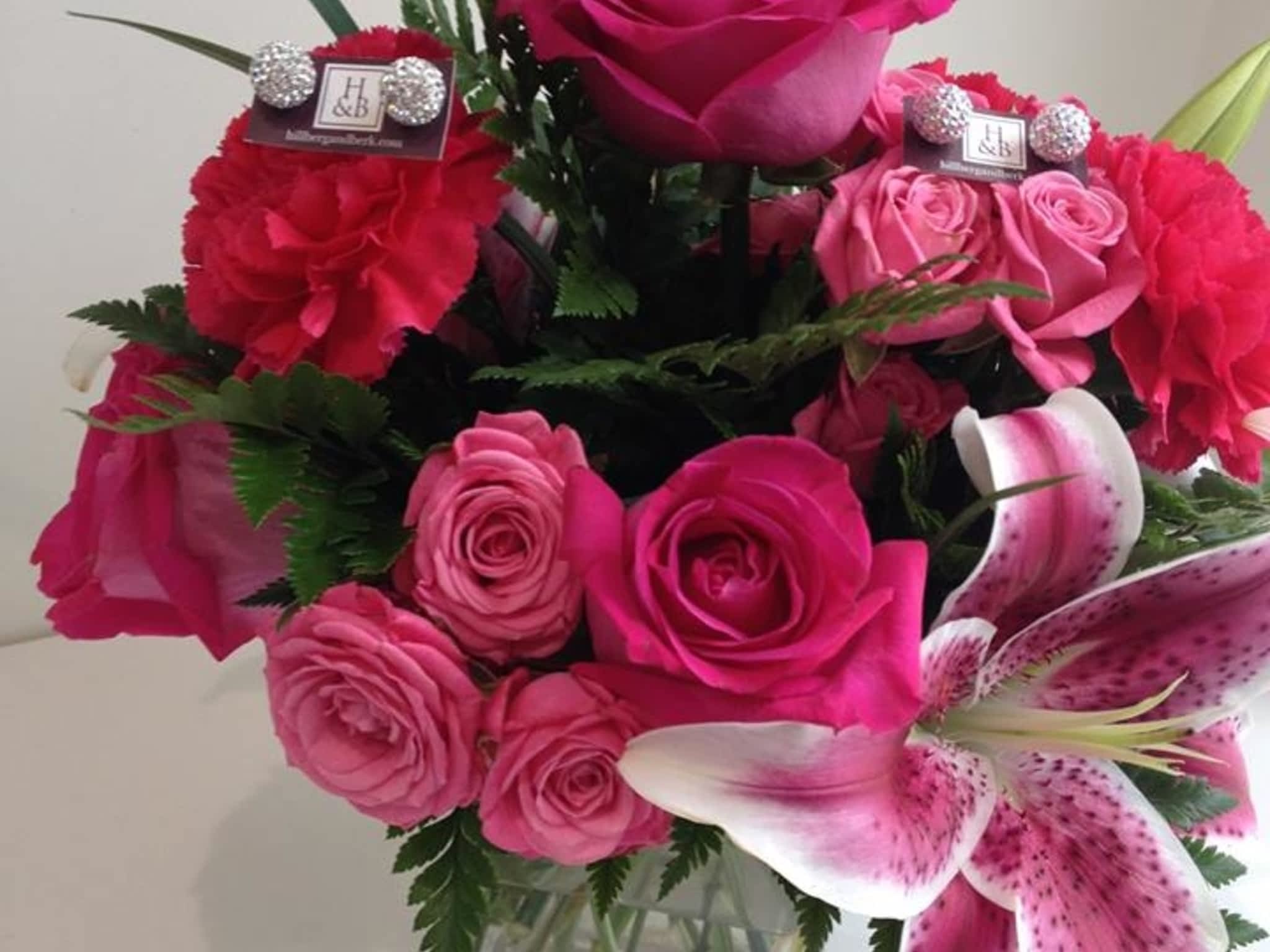 photo Petals & Presents