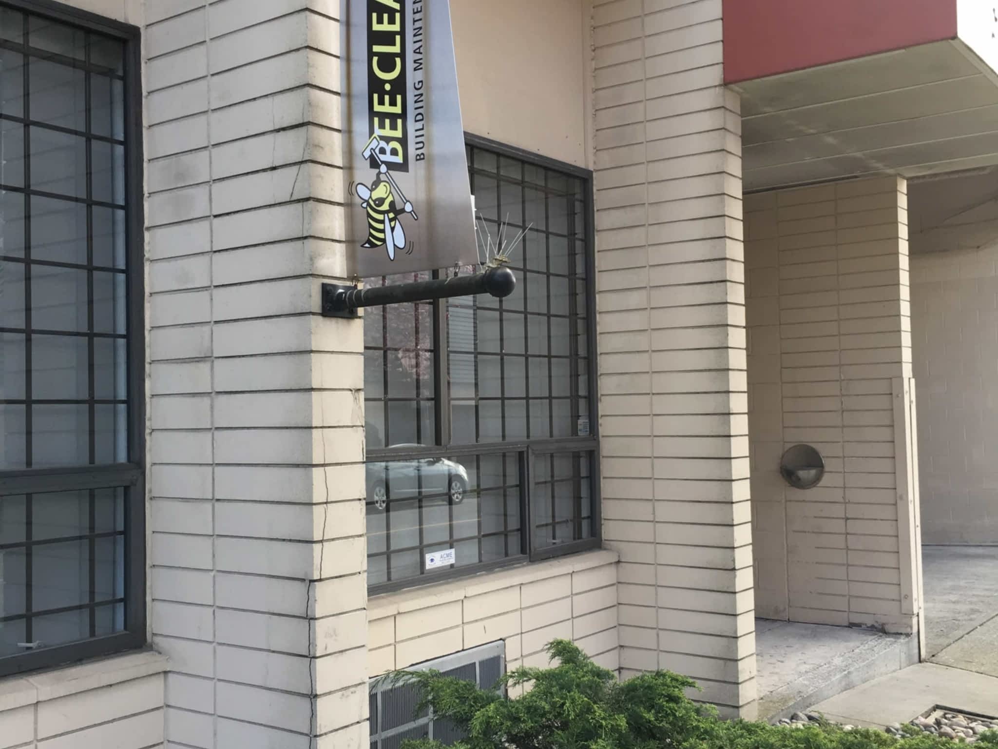 photo Bee-Clean Building Maintenance