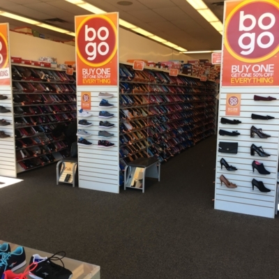 Shoe Stores near Kenaston Blvd. And 