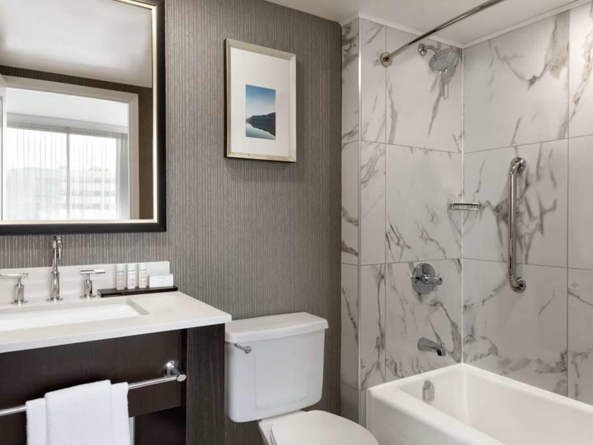 photo Embassy Suites by Hilton Montreal Airport