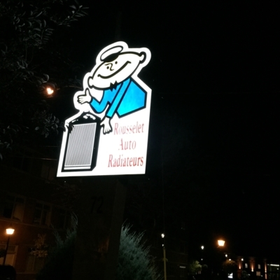 Rousselet Auto Radiateur - Radiateurs et réservoirs à essence d'auto