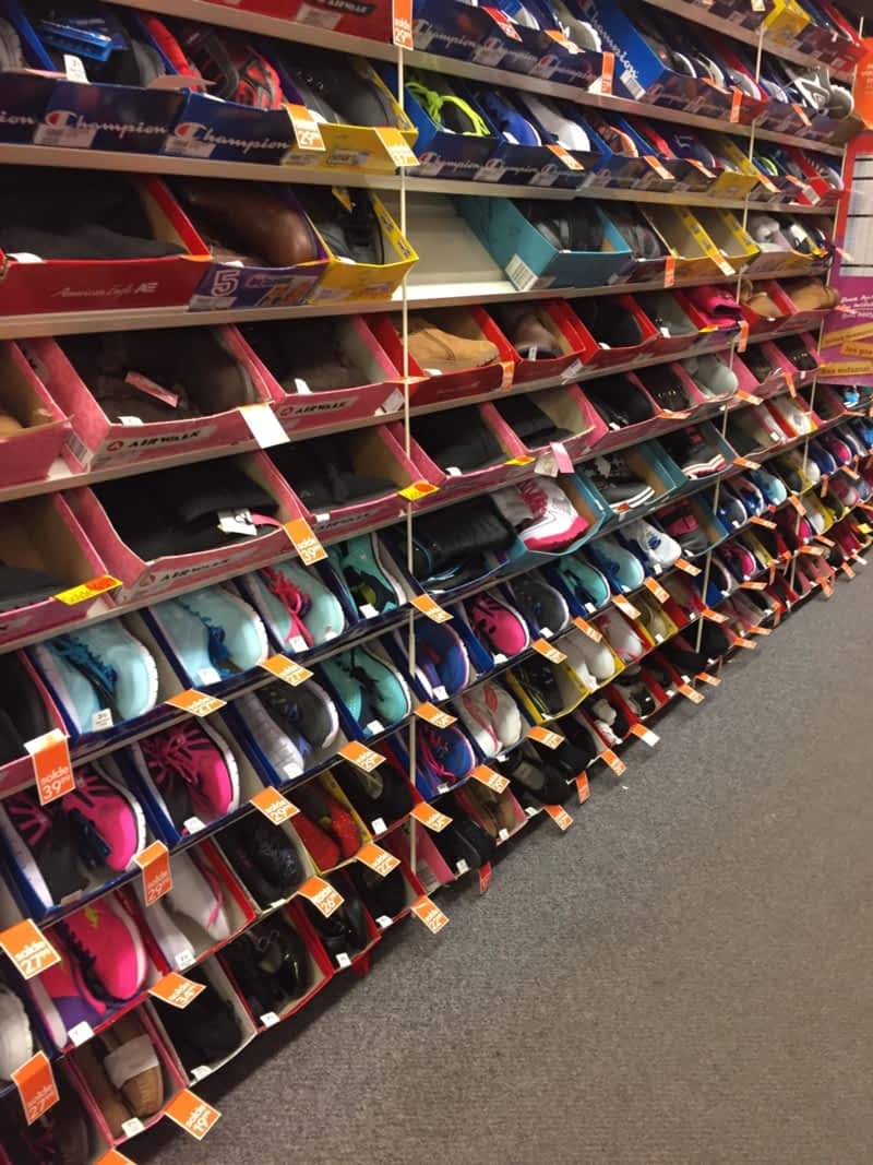 Payless shoe store hot sale near my location