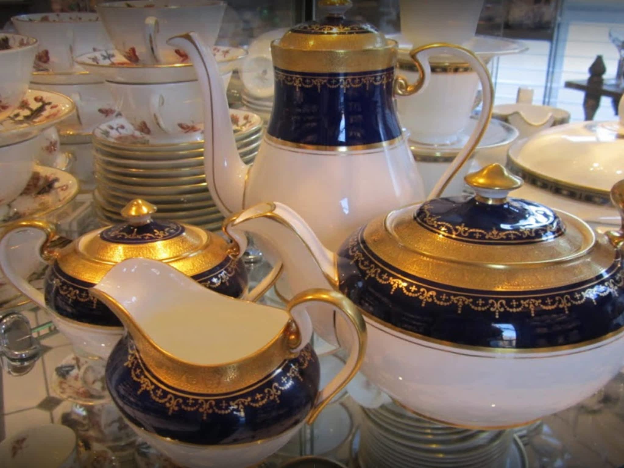 photo Missing Pieces Discontinued Tableware