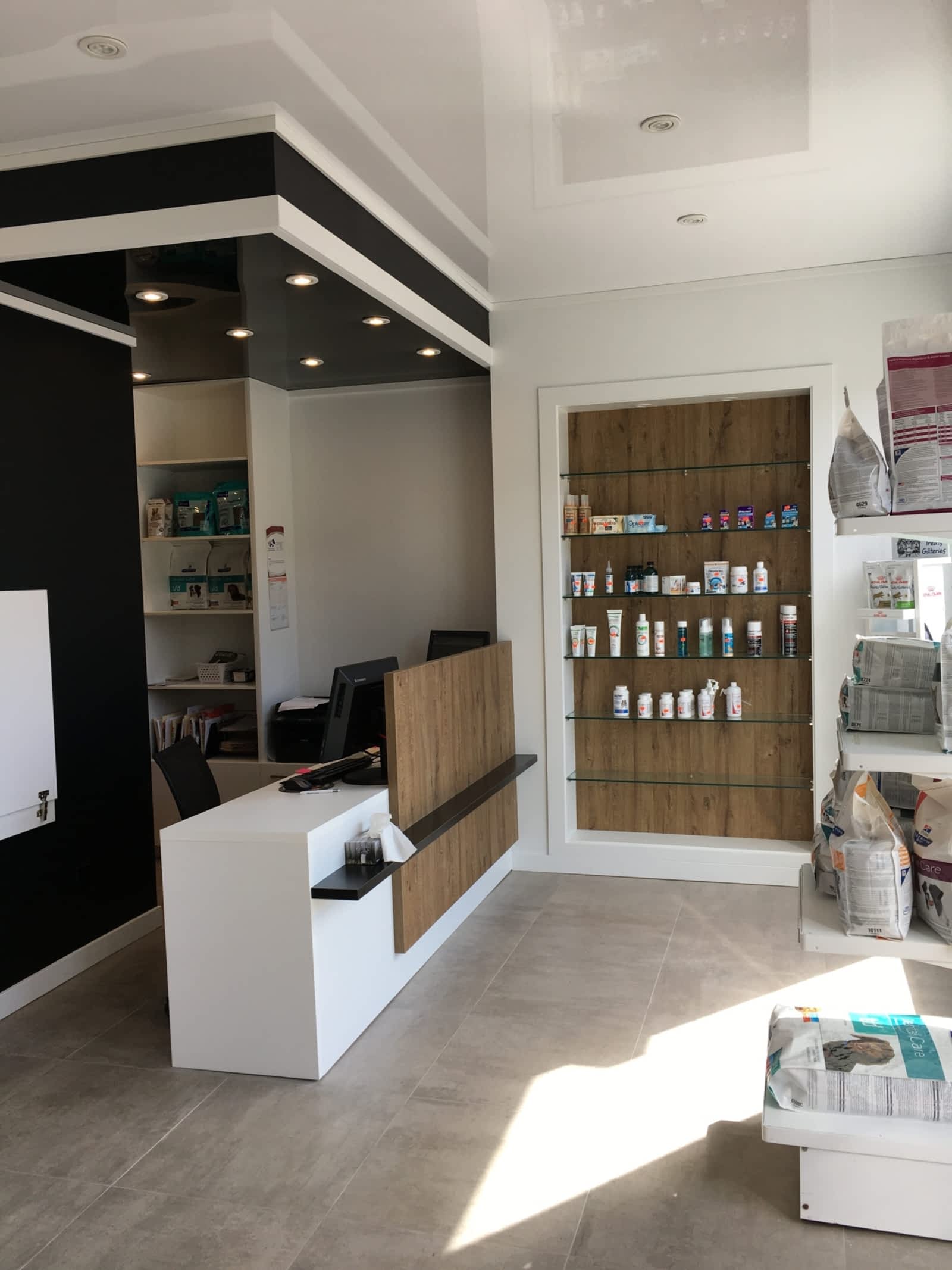 Clinique Veterinaire Pillet 910 Av Ogilvy Montreal Qc