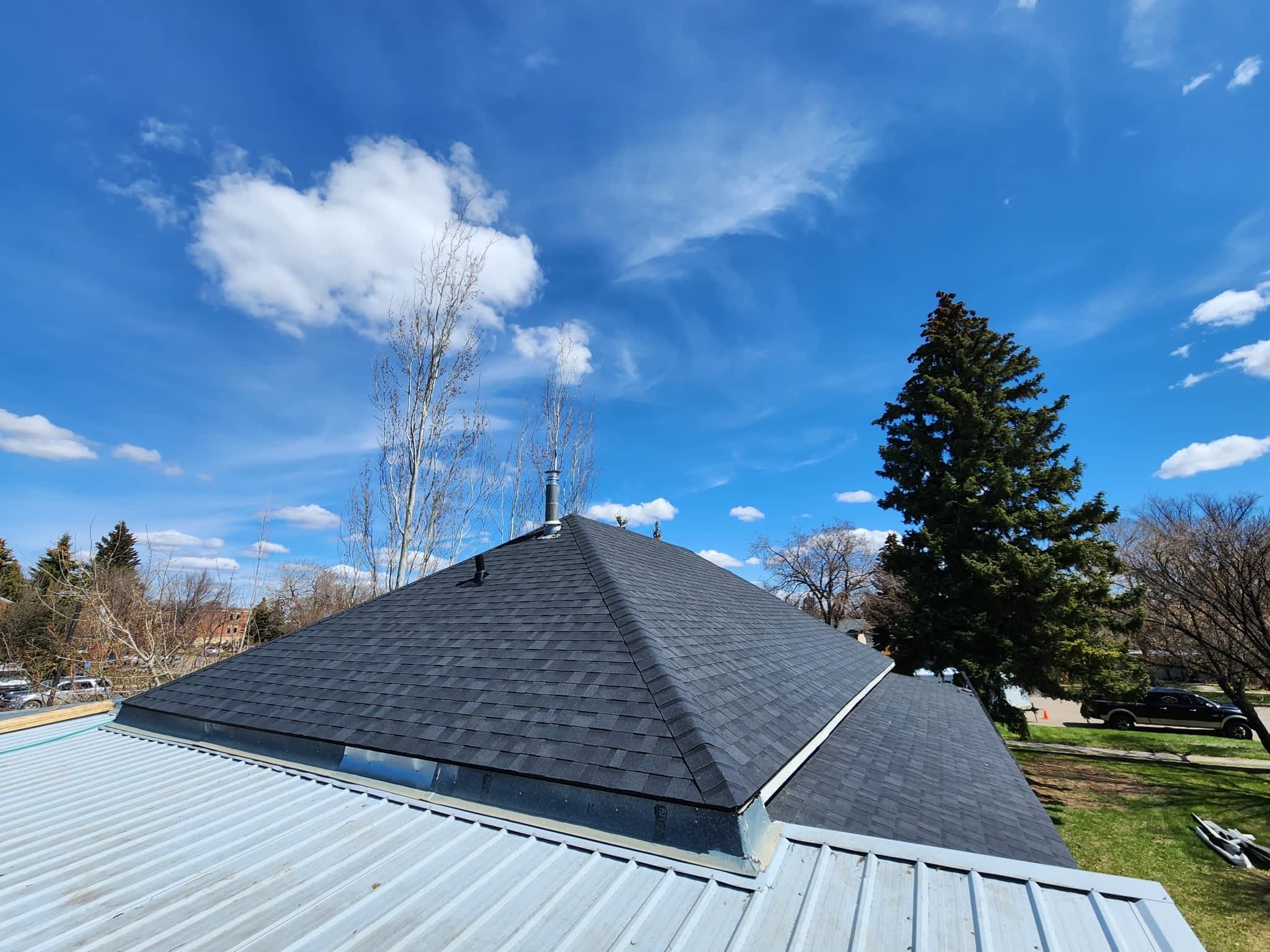 photo Straight Line Roofing Ltd