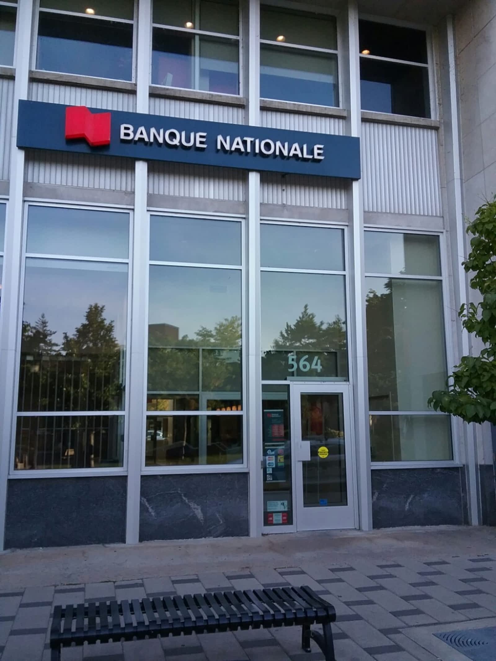 Banque Nationale Horaire d'ouverture 564 Avenue Victoria, Saint