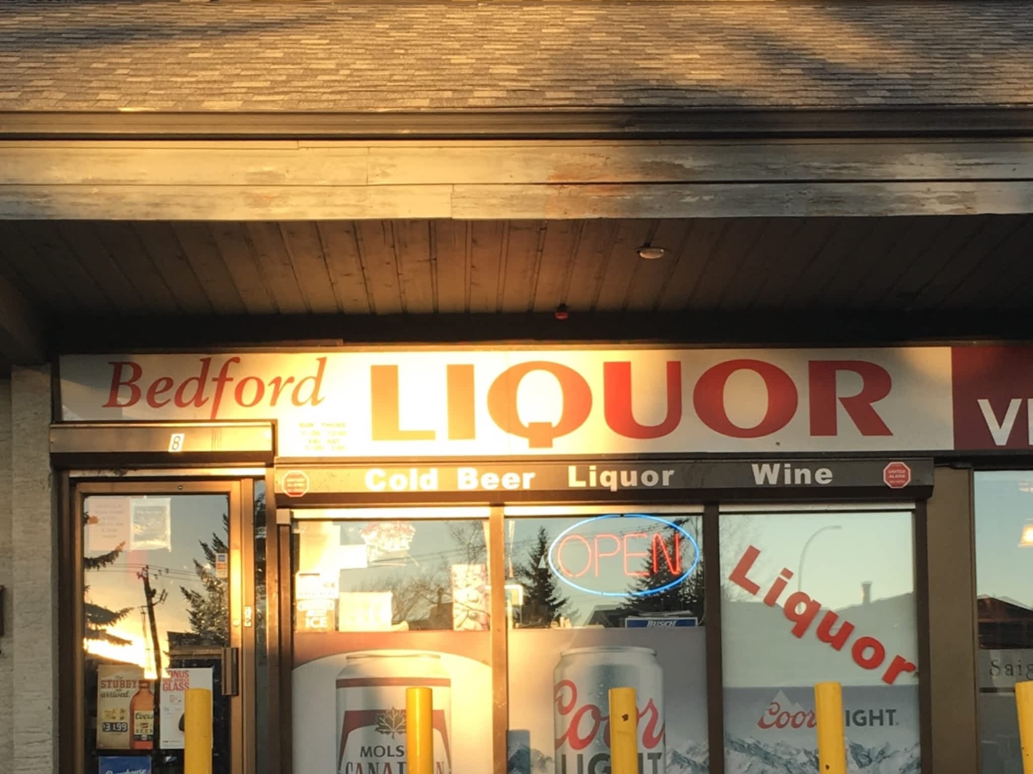 photo Bedford Liquor