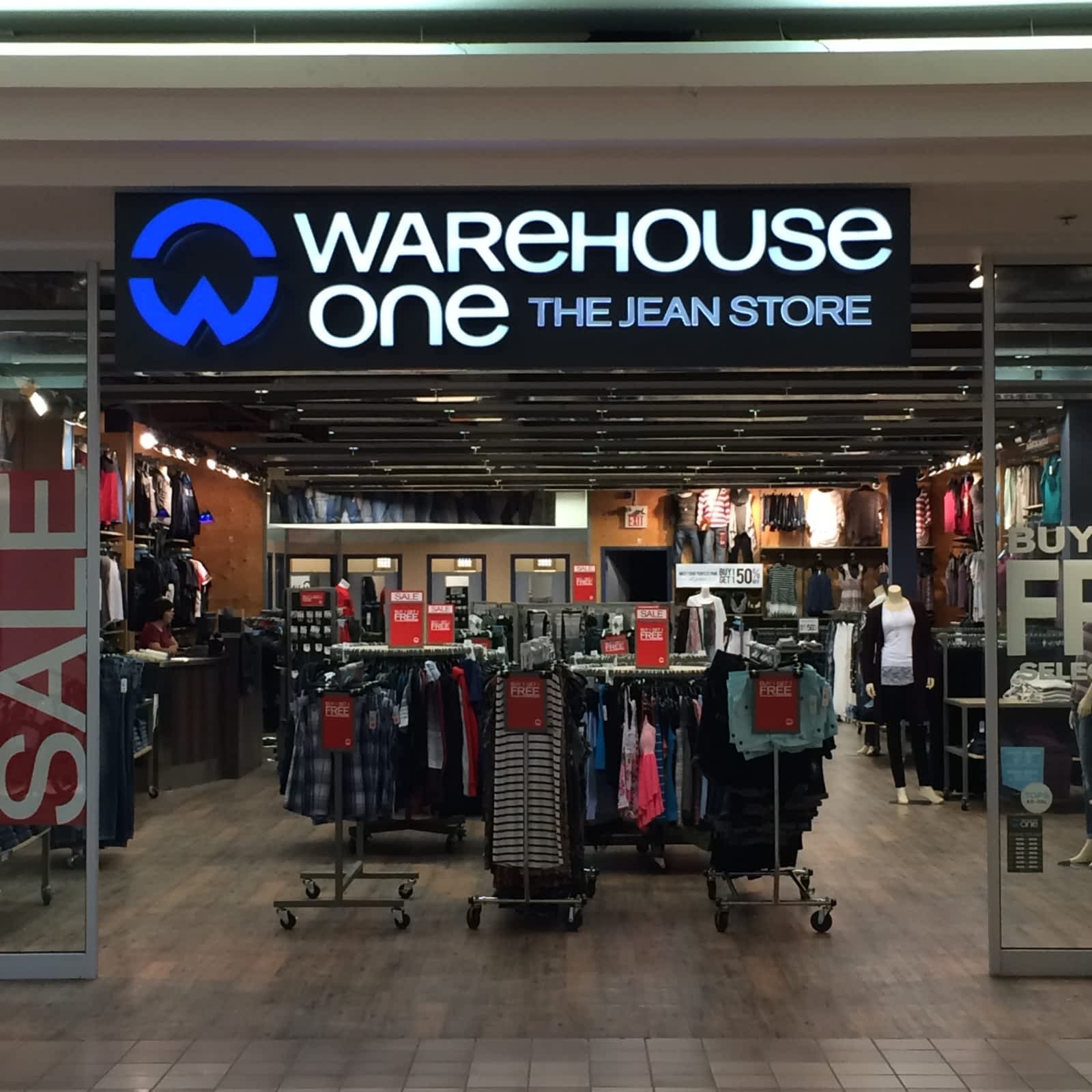 shoe warehouse centre mall