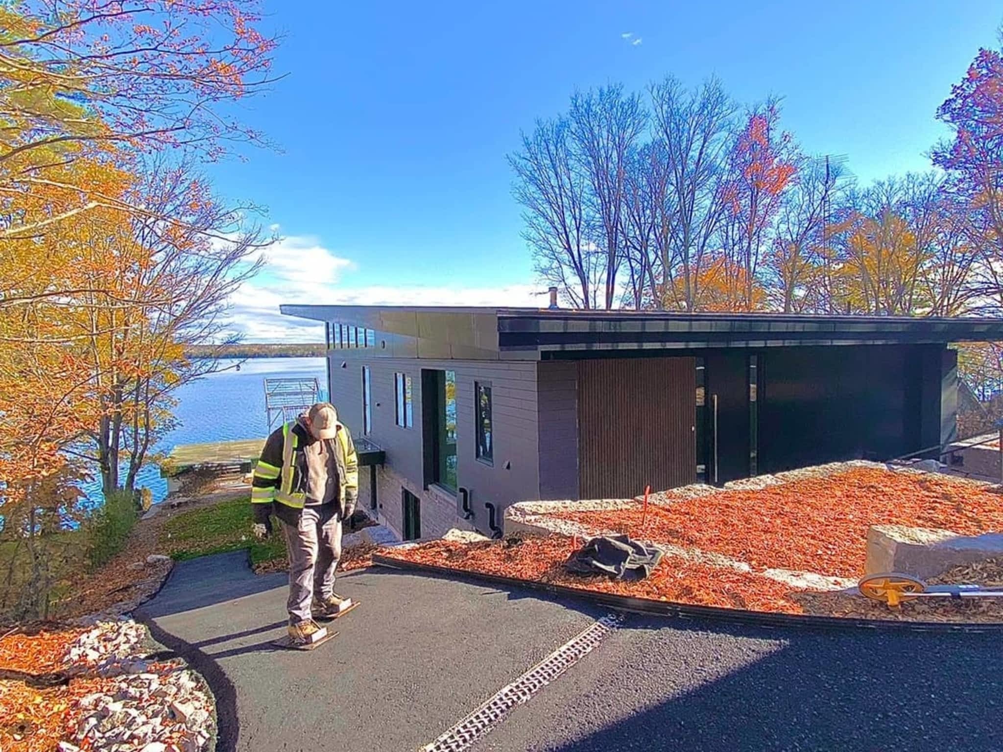 photo Van de Bor Paving Ltd