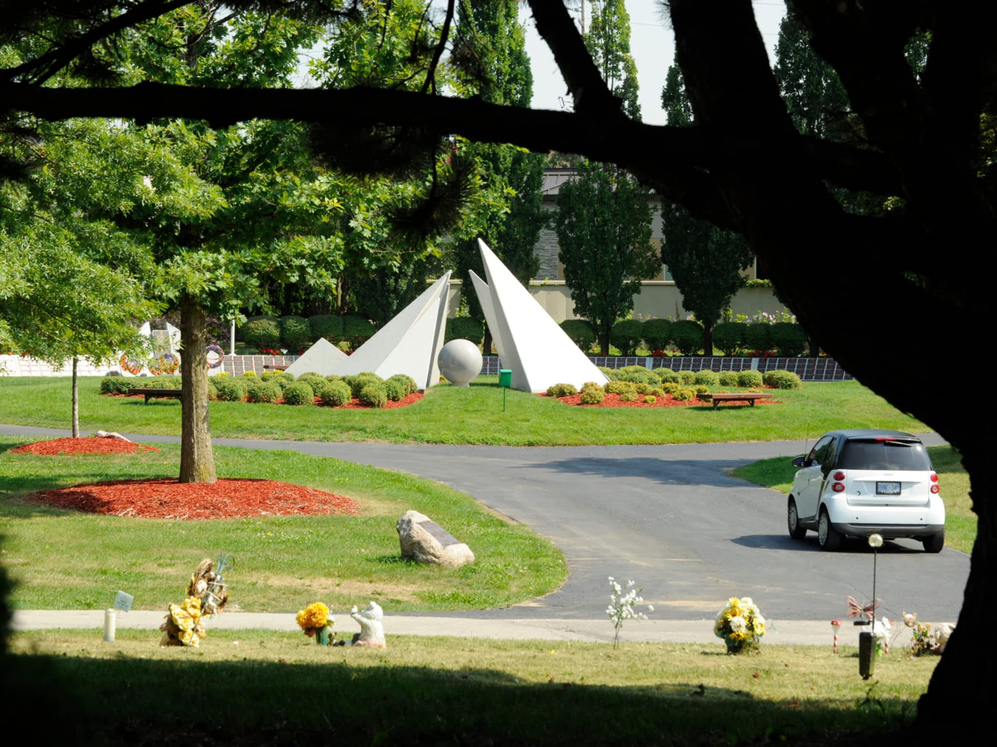 photo Meadowvale Cemetery Crematorium and Visitation Centre