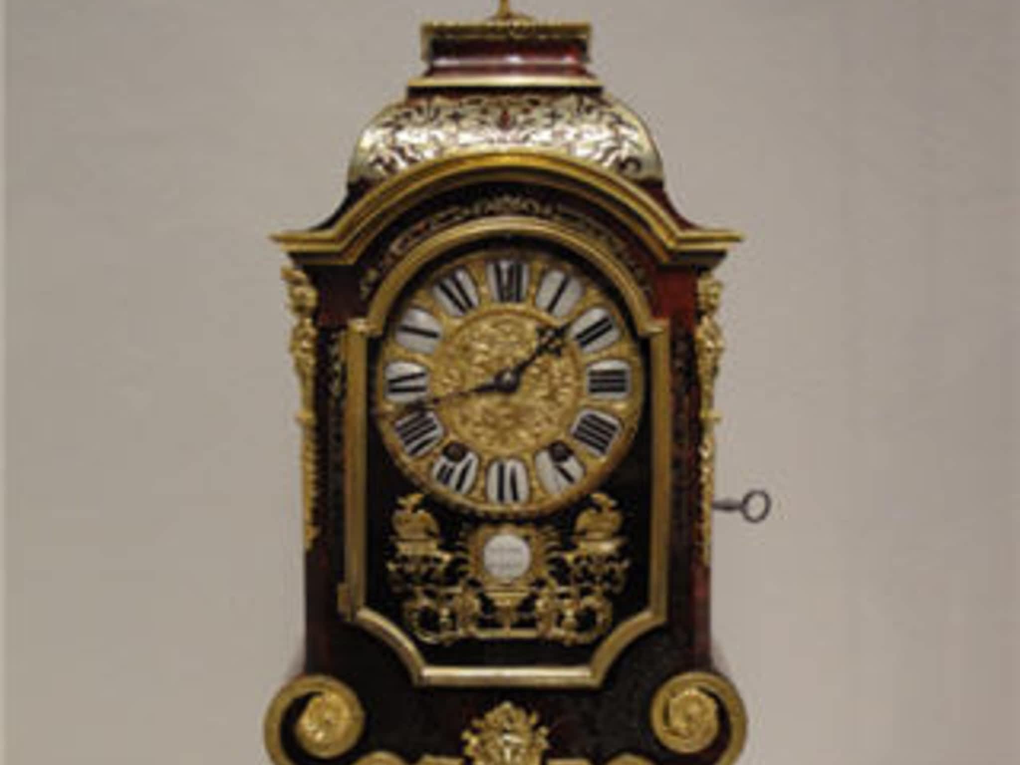 photo Antique Clocks & More