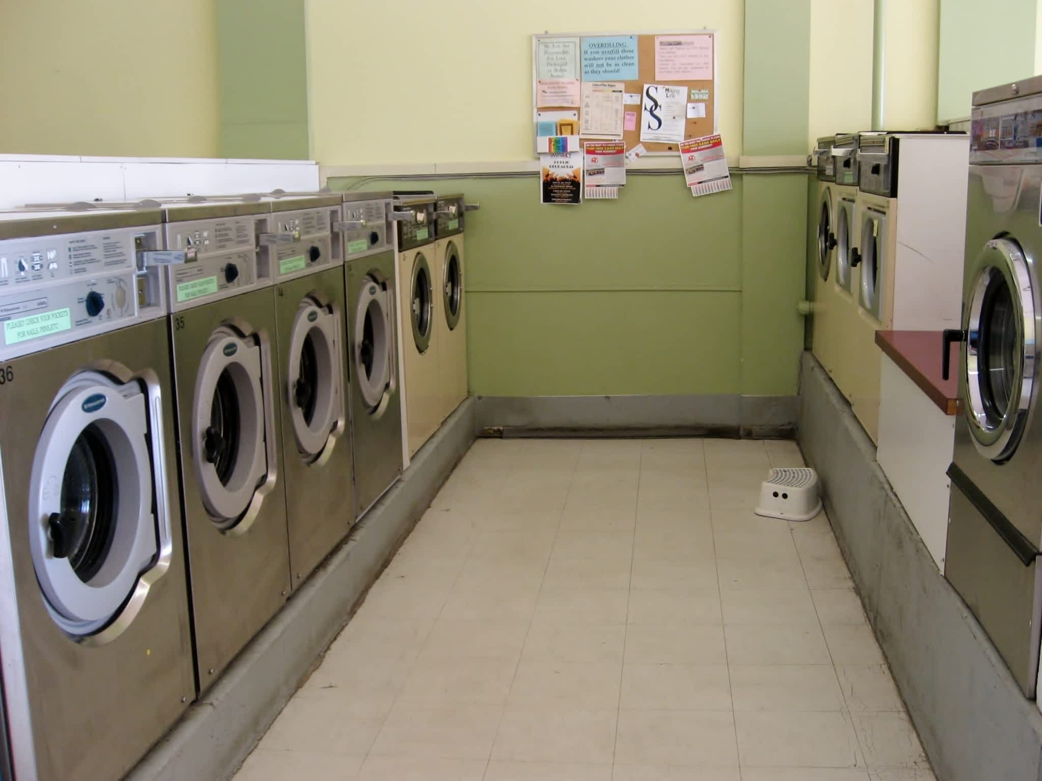 photo Super Suds Laundromat