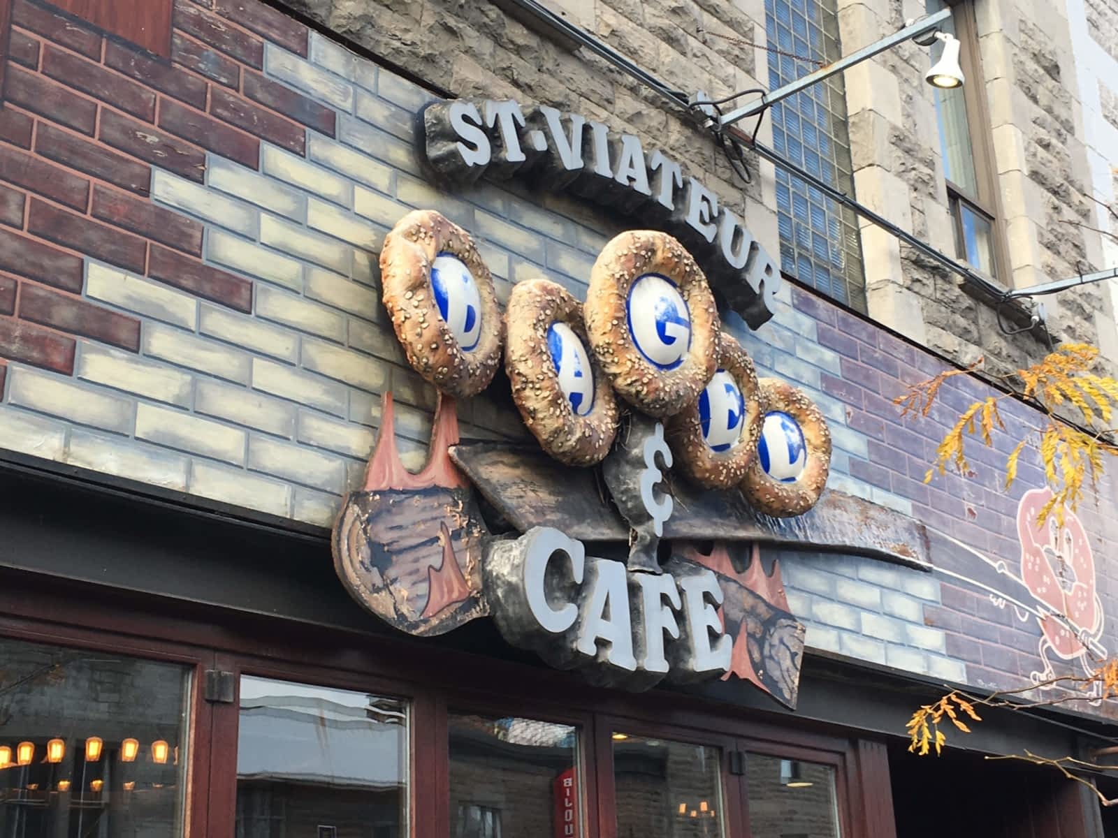 StViateur Bagel Menu, Horaire et Prix 1127, av du MontRoyal E