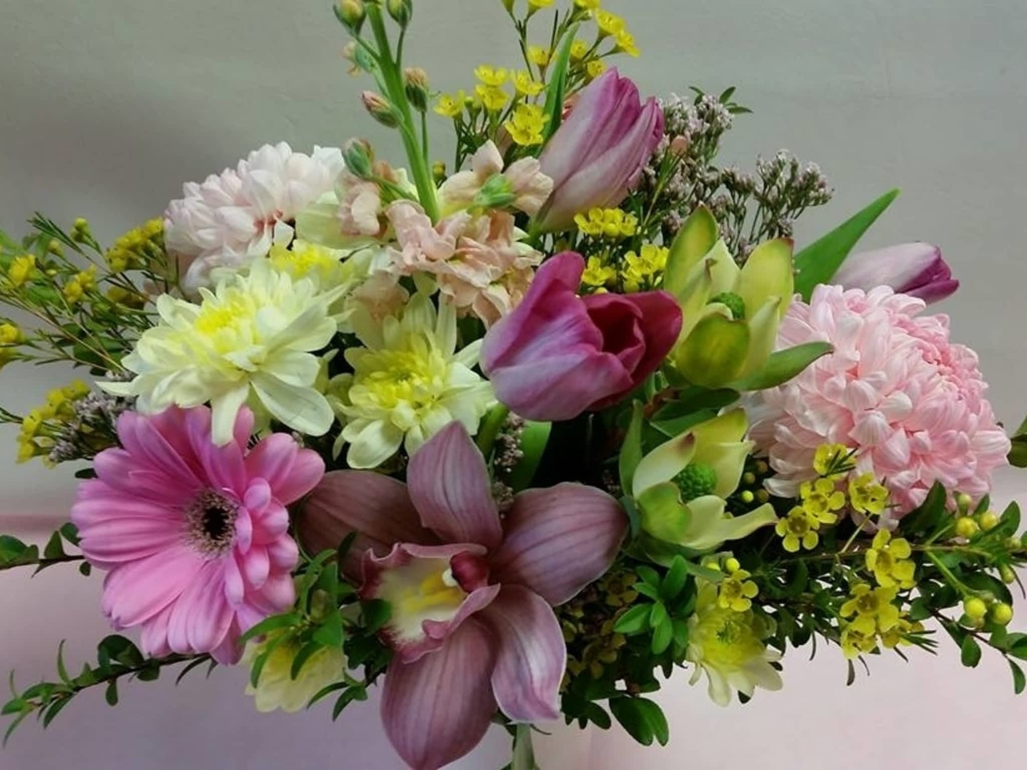 photo Raymonds Flower Shop