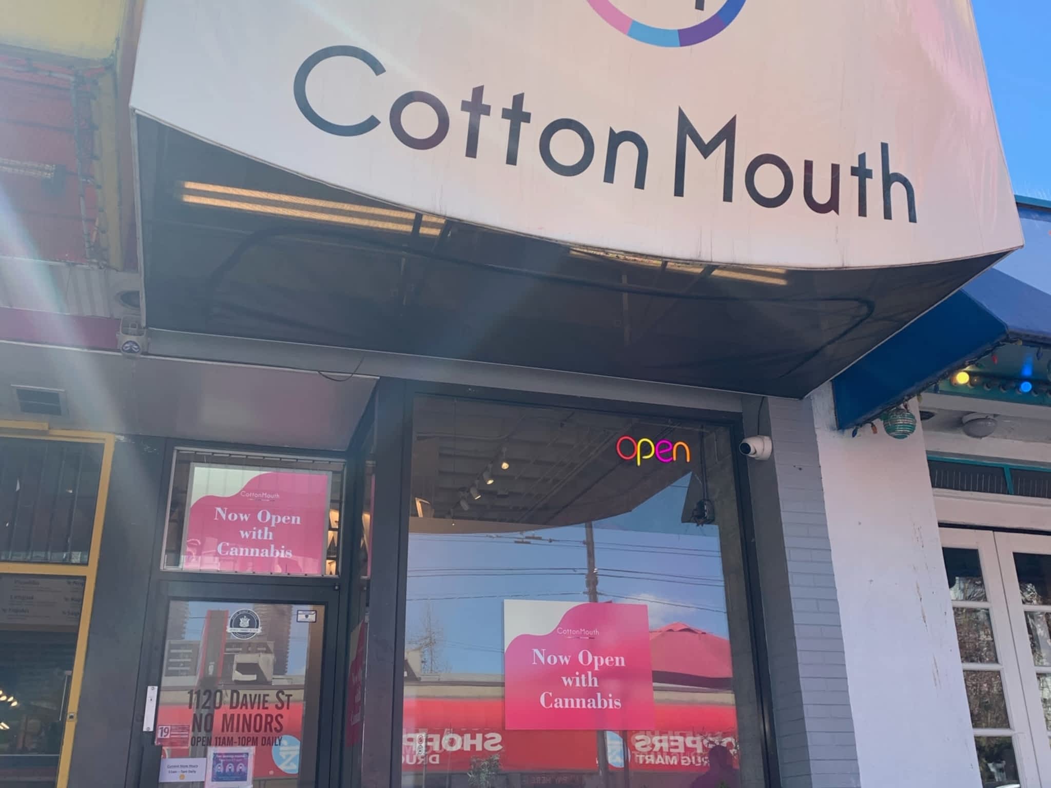 photo CottonMouth - Boutique Cannabis Store