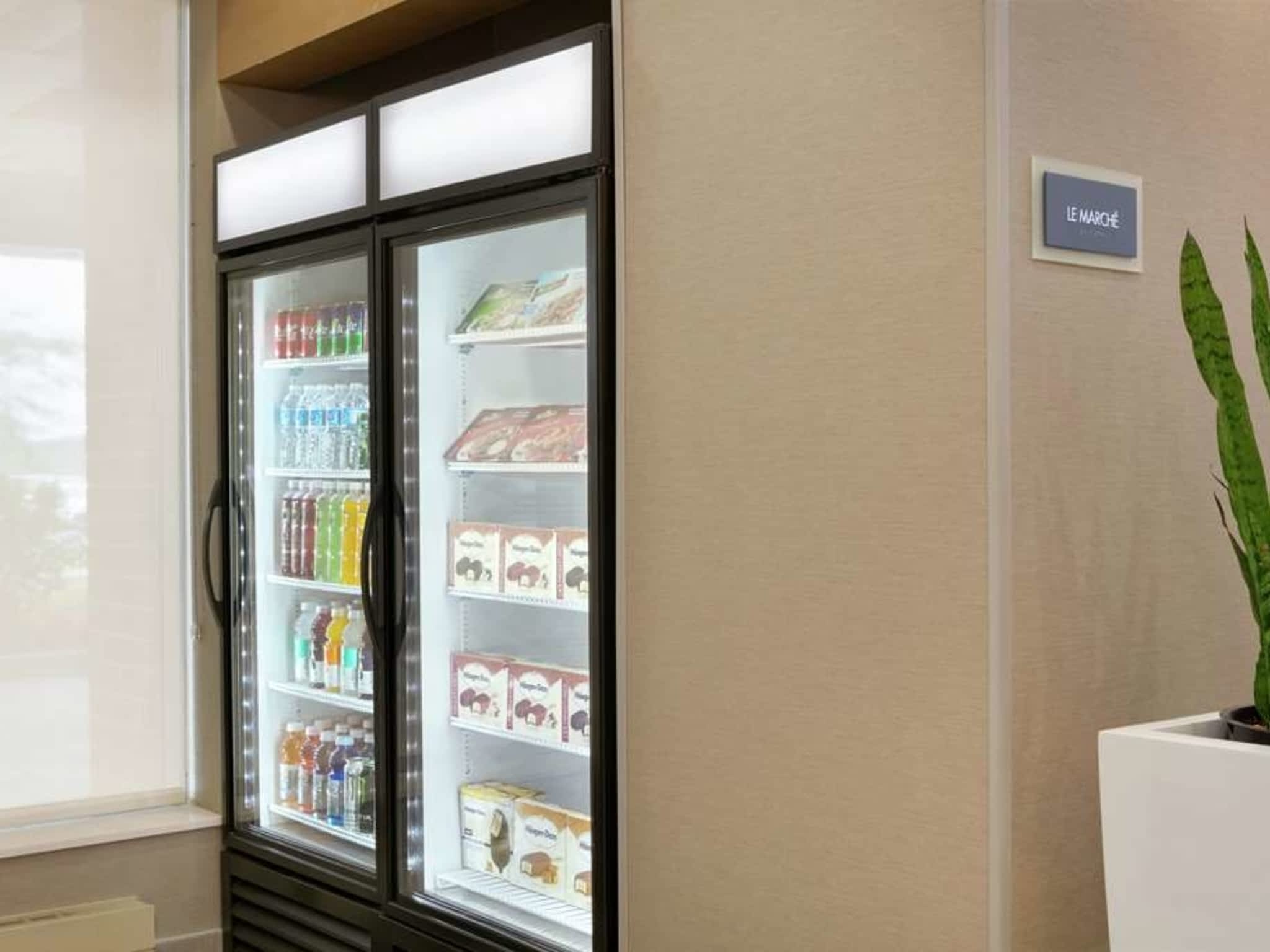 photo Embassy Suites by Hilton Montreal Airport