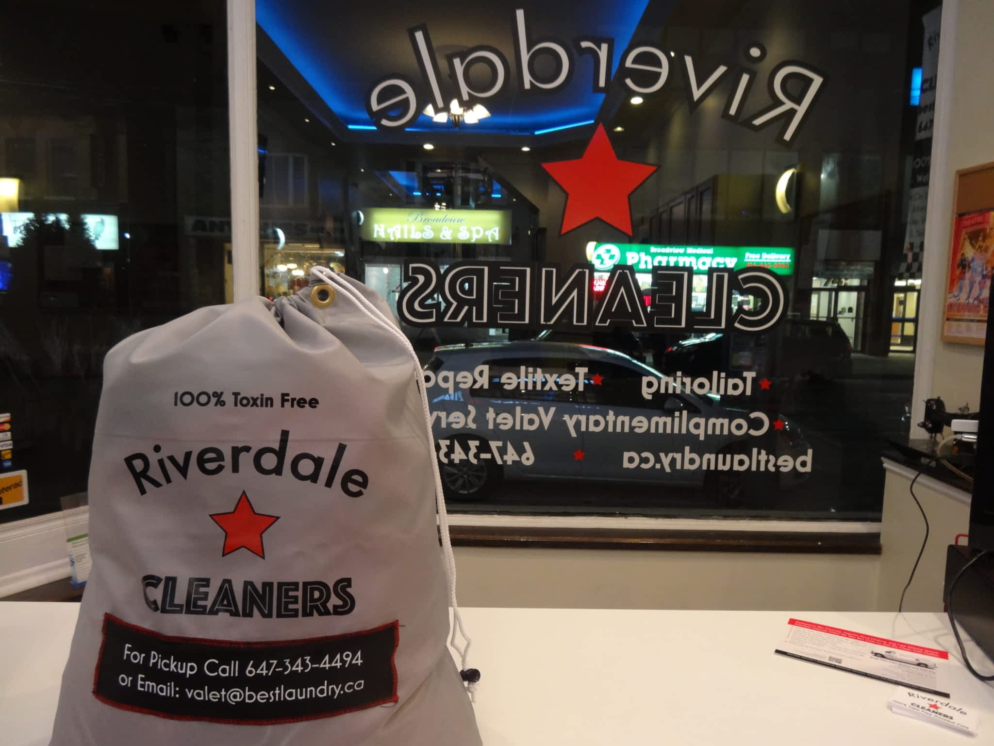 photo Riverdale Cleaners