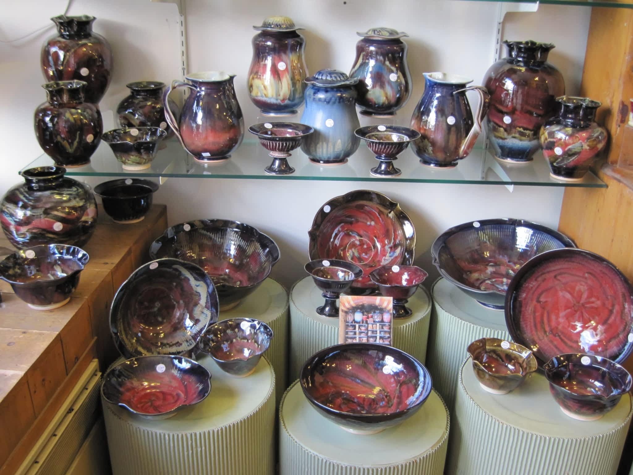 photo Ardith One Canadian Pottery & Crafts