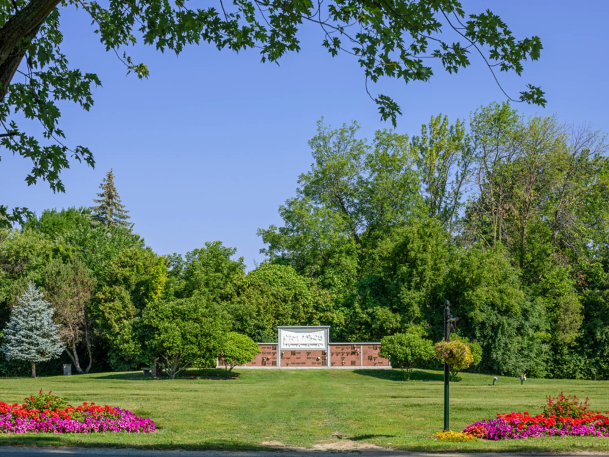 photo Rideau Memorial Gardens & Funeral Home