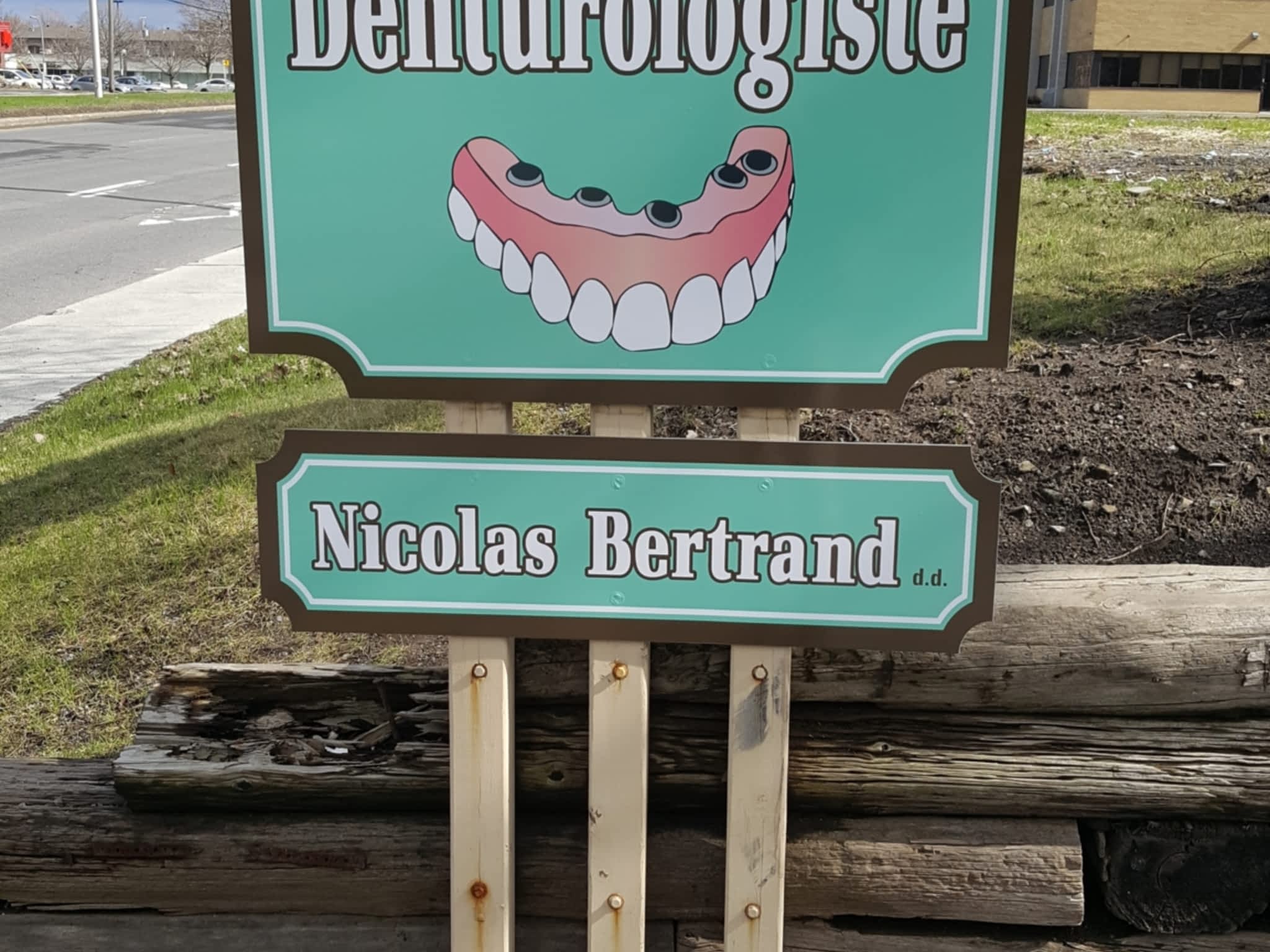 photo Denturologiste Bertrand