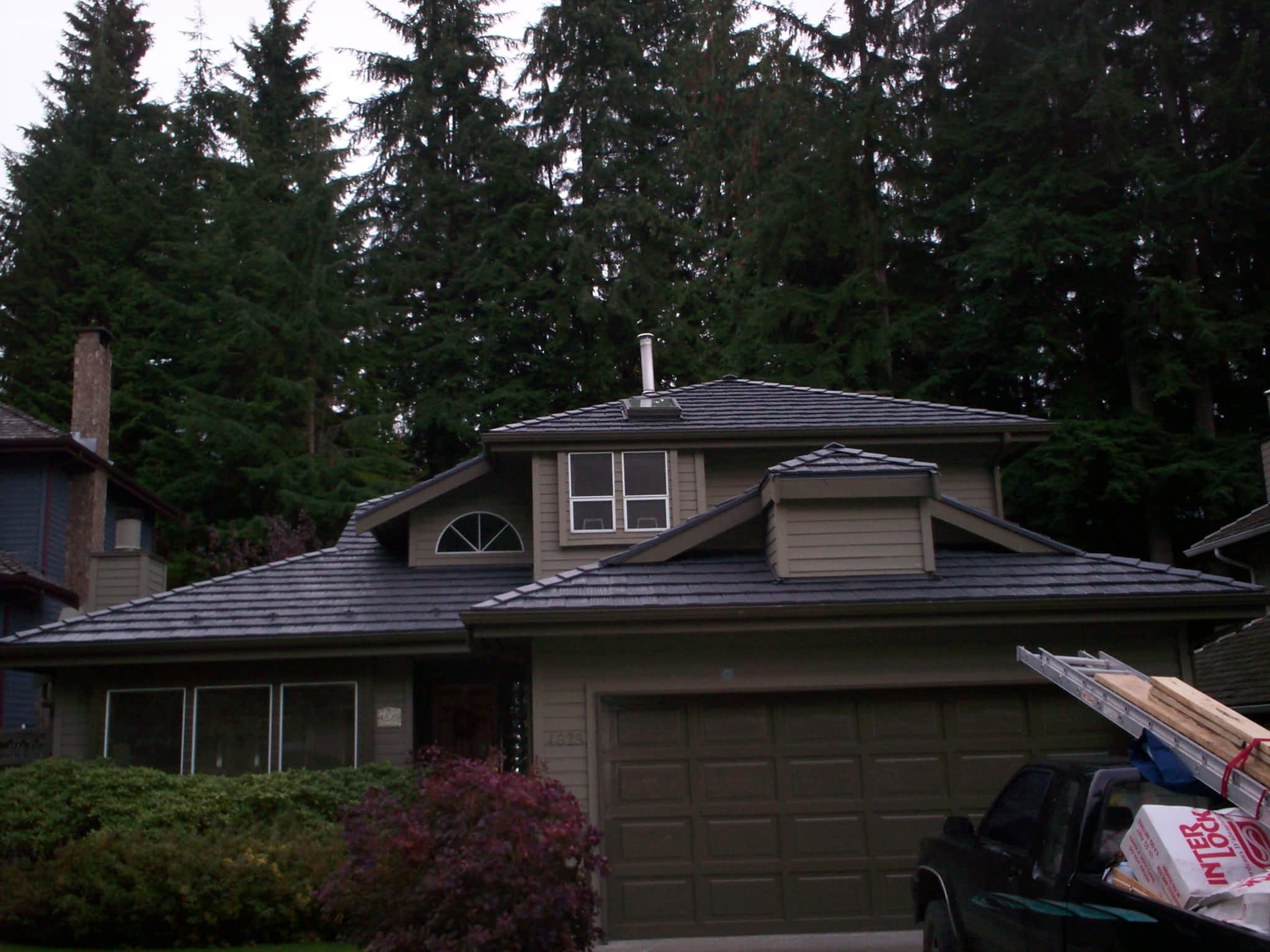 photo Canwest Roofing