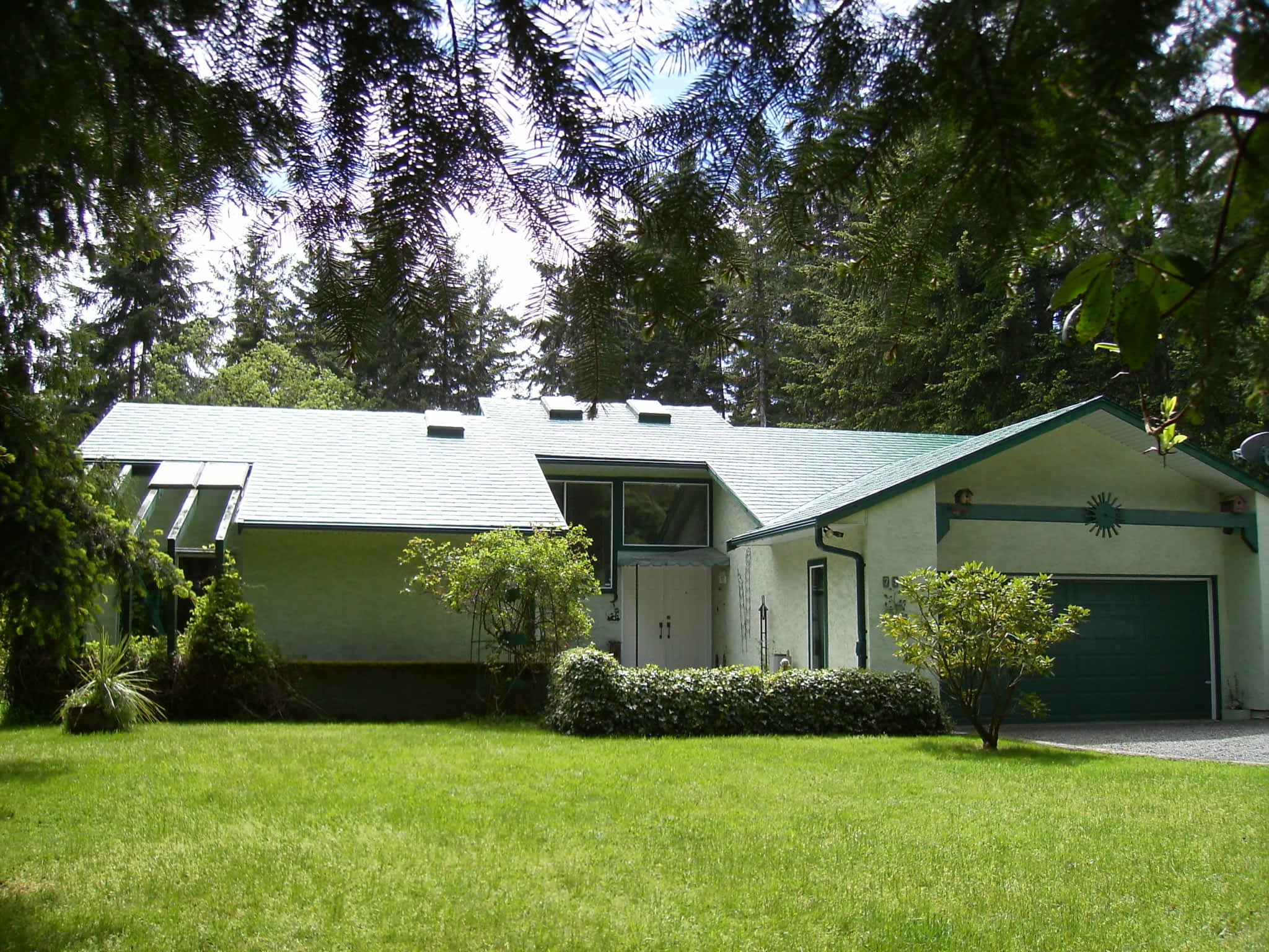 photo Canwest Roofing