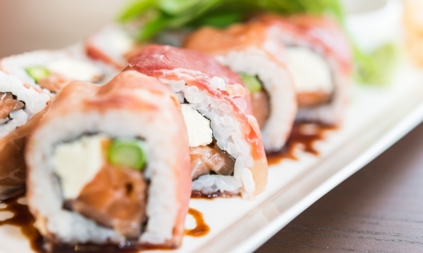 Toronto sushi  spots that delivery uptown and midtown