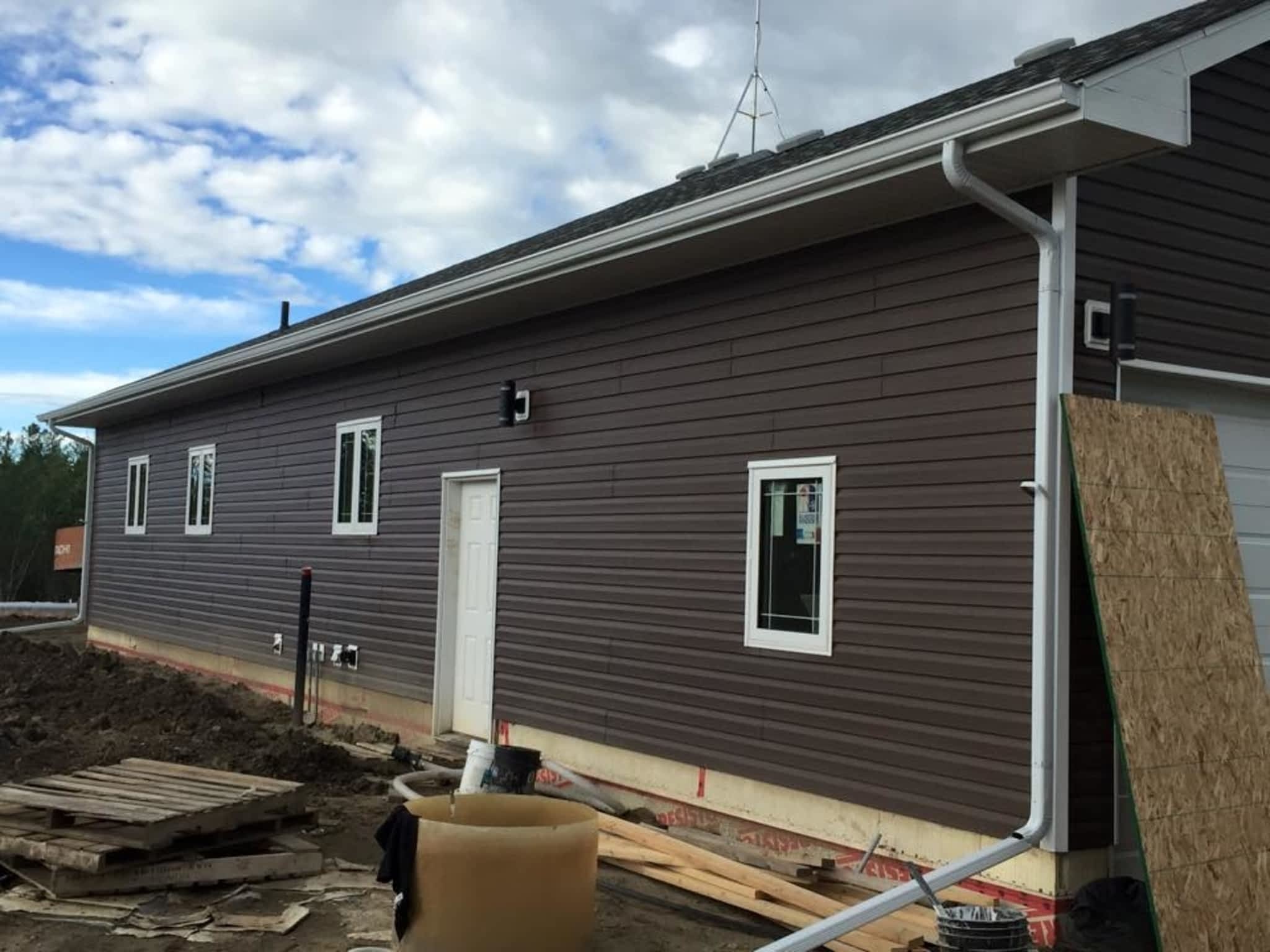 photo Chalice's Eavestroughing