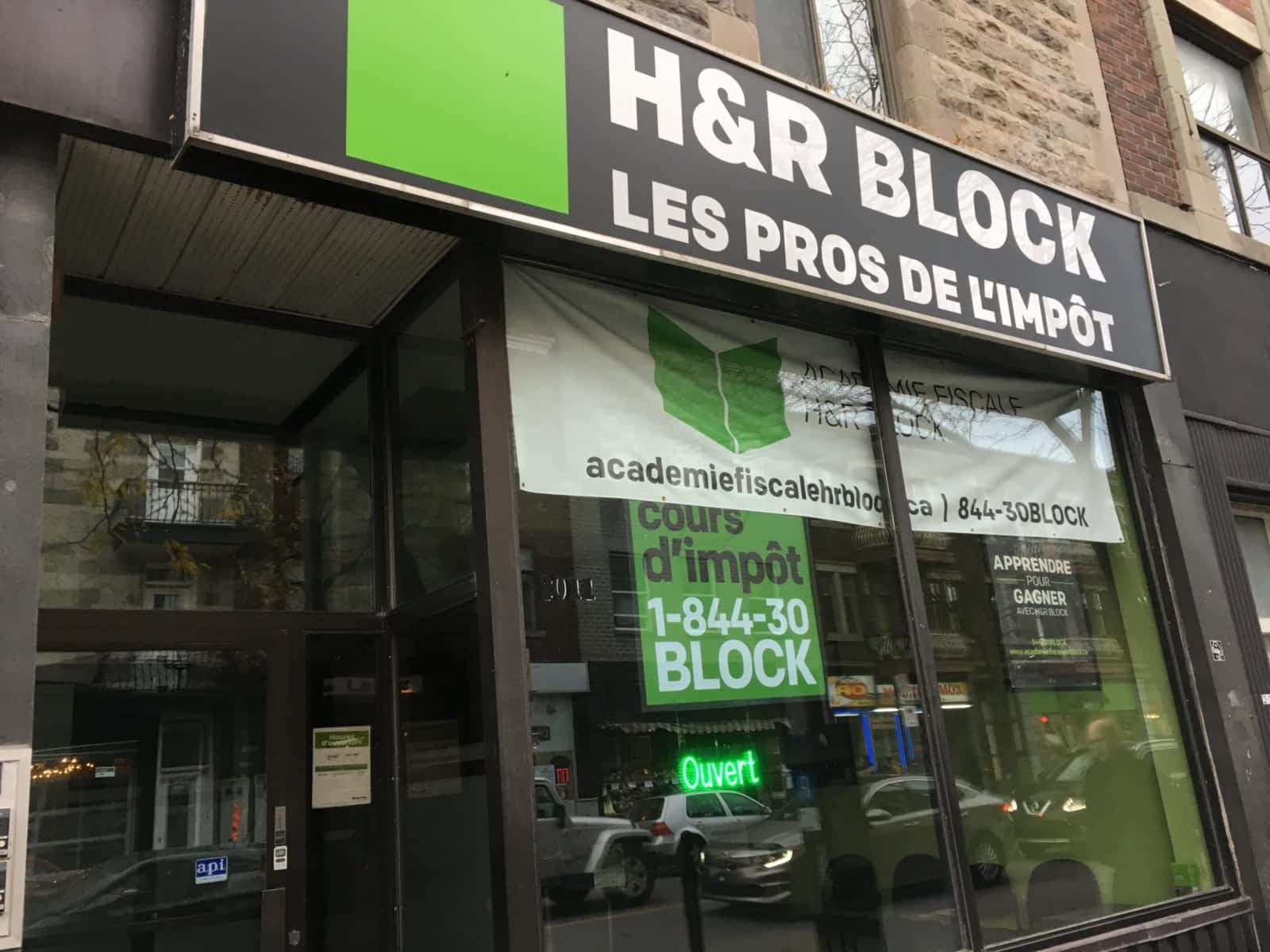 H R Block Horaire D Ouverture 2011 Av Du Mont Royal E Montr Al QC   H R Block Devanture 1 