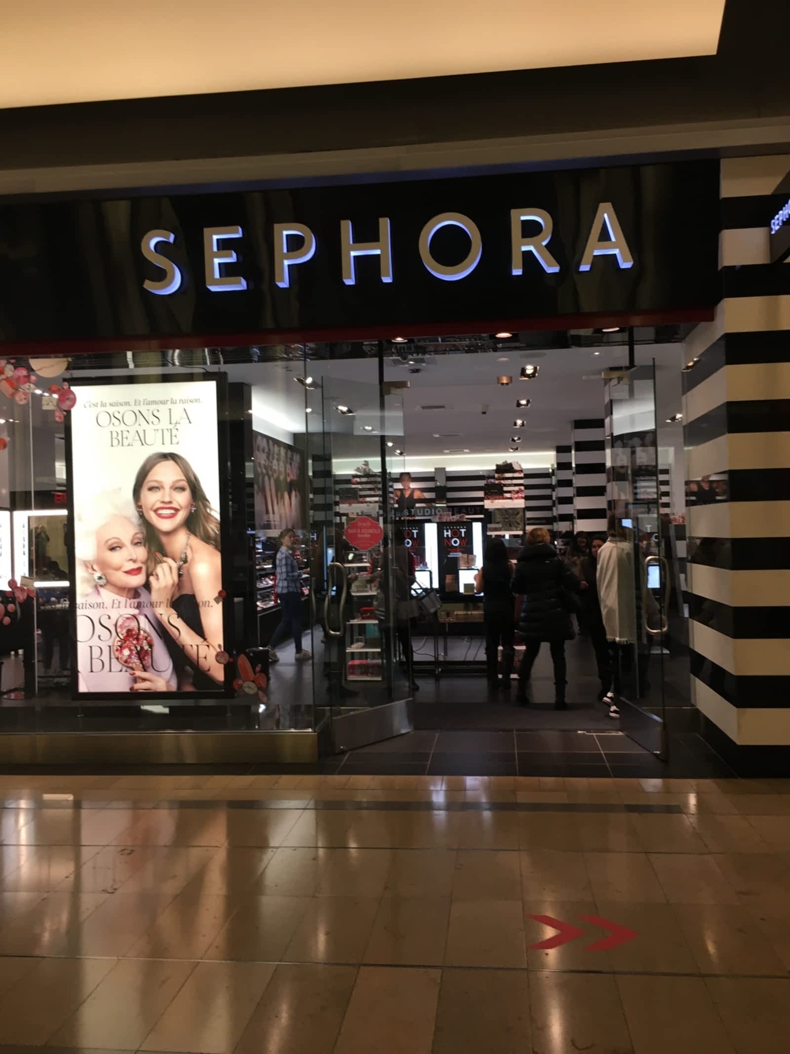 Deis Sephora Open New Yearpercent27S Day - p5egkwt