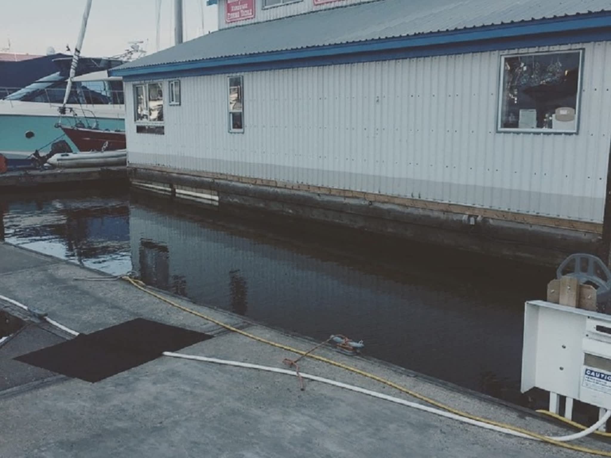 photo Coal Harbour Boat Rentals