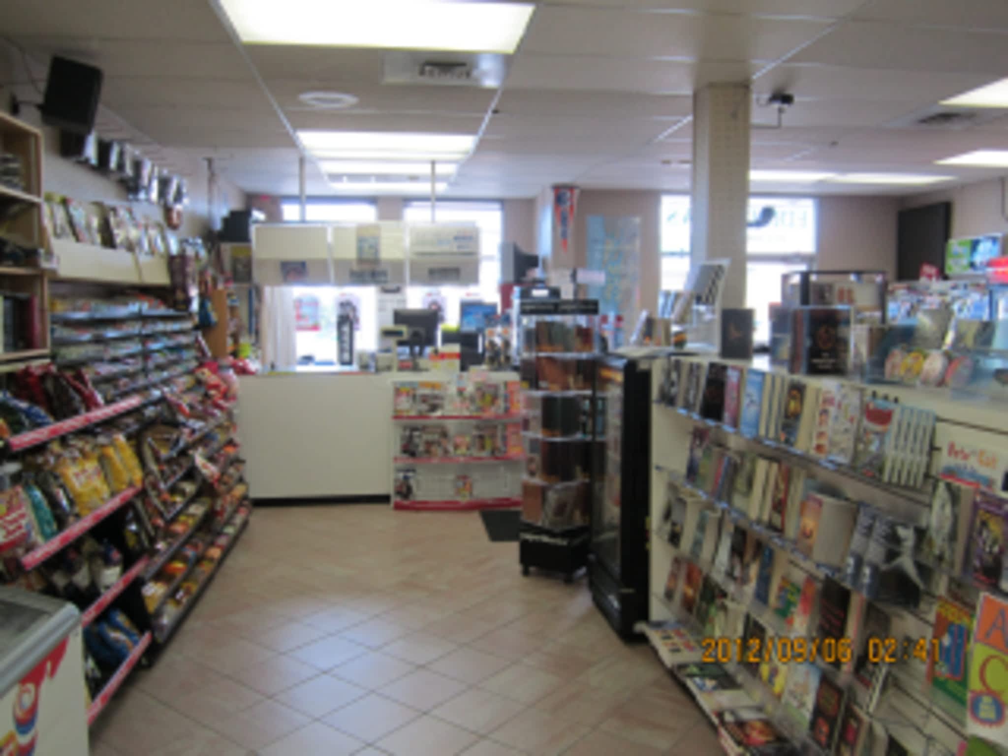 photo Eddie's News Stand & Novelties Or