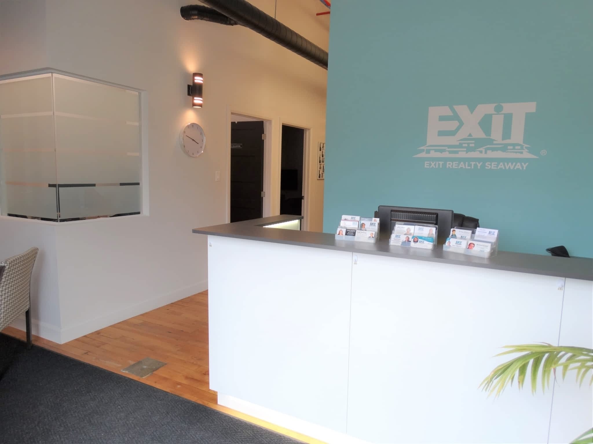 photo EXIT Realty Seaway