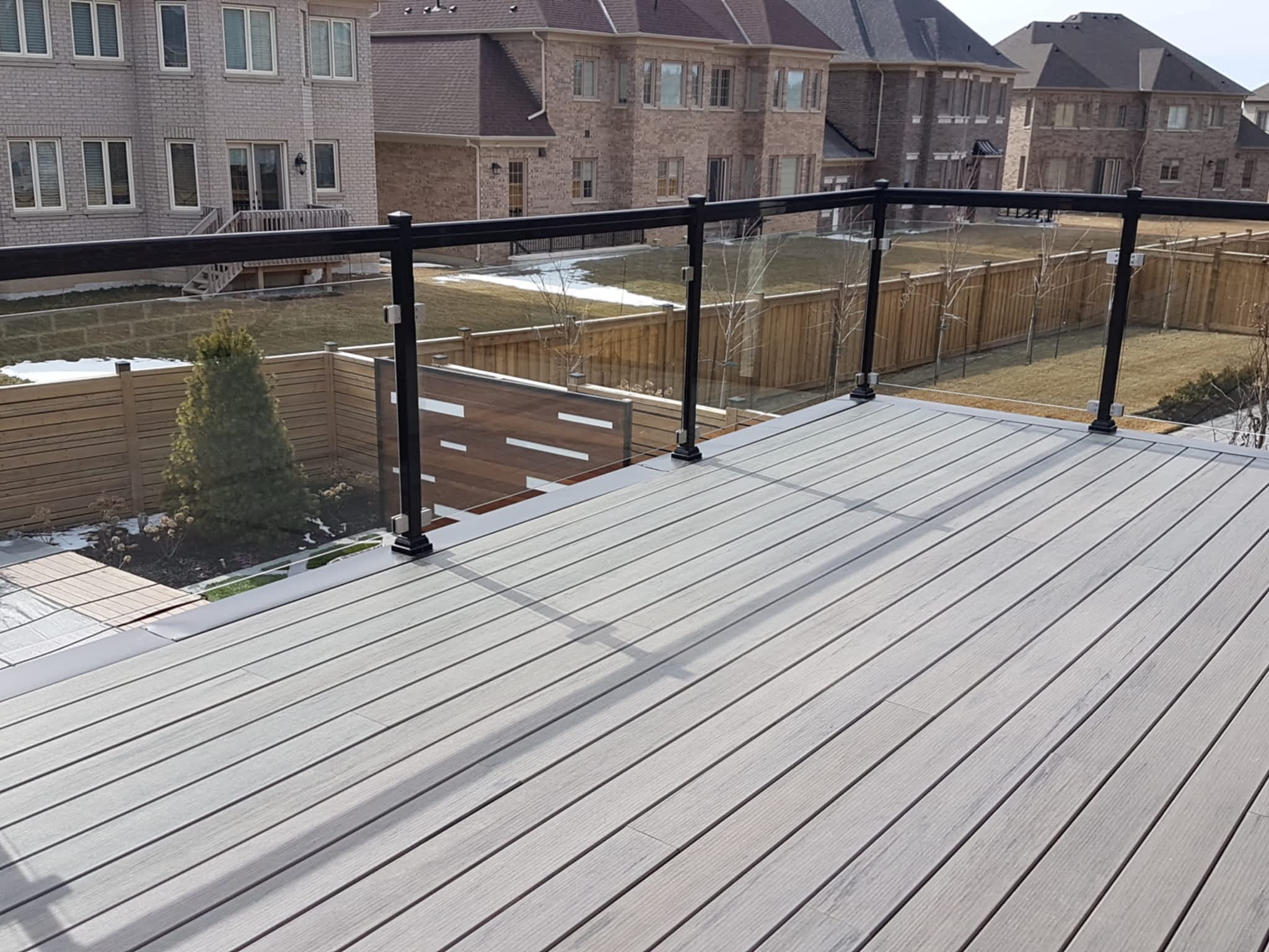 photo TG Aluminum Railings Inc