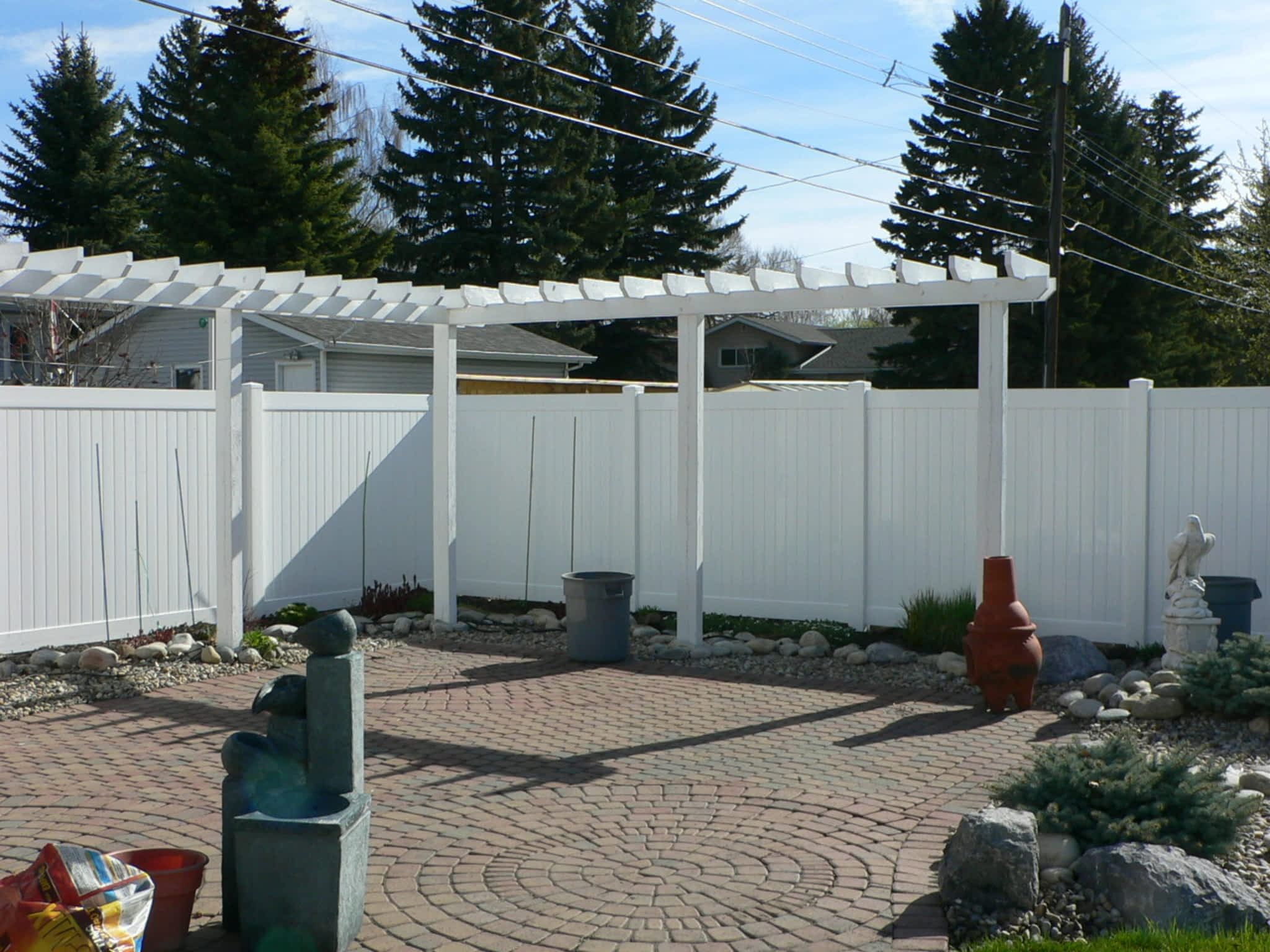 photo TrueFENCE Calgary 2009 Inc