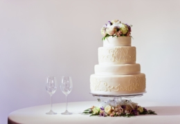 Beautiful wedding cake shops in Vancouver