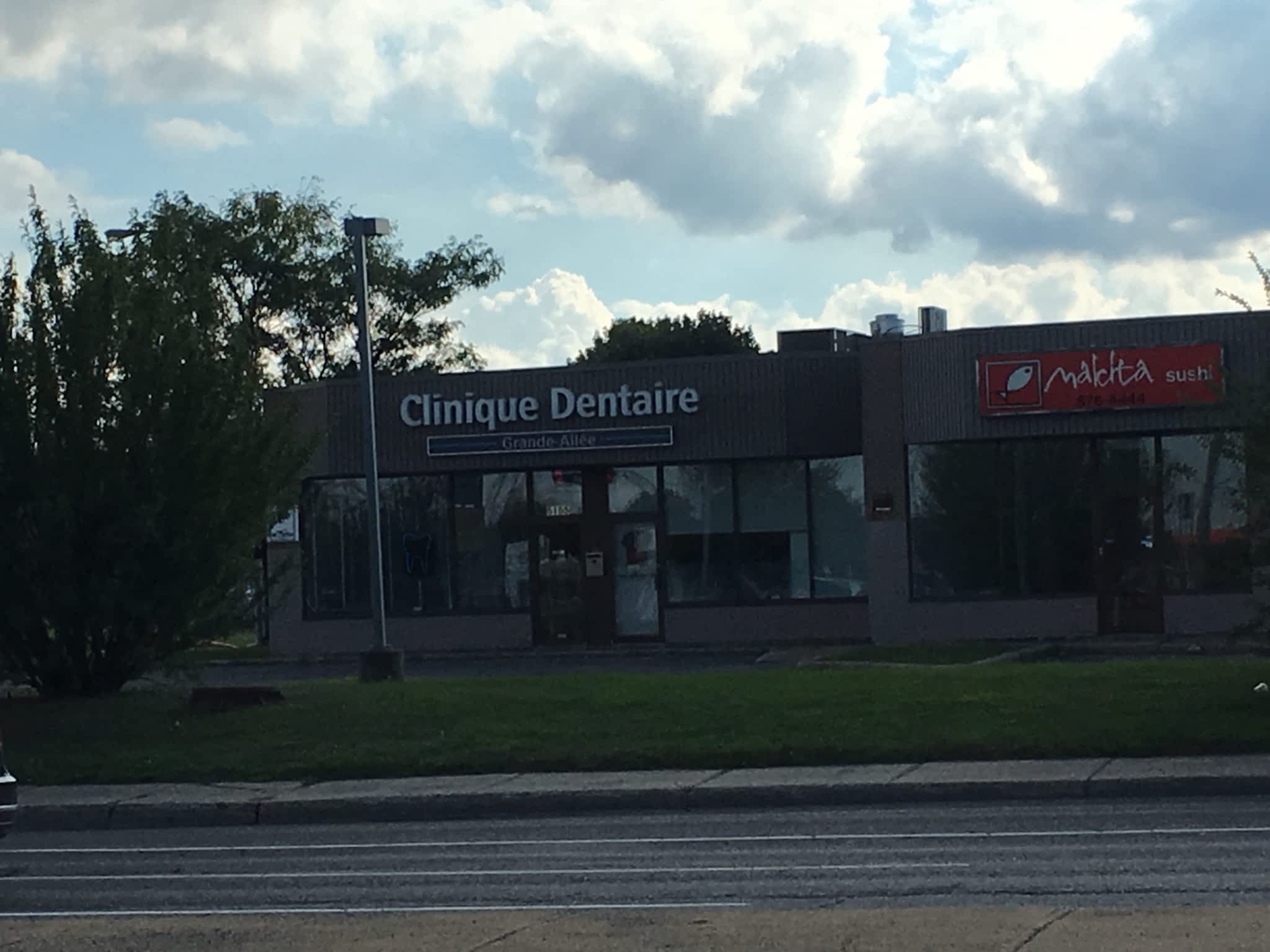 Clinique Dentaire GrandeAllée  Brossard, QC  5155D boul GrandeAllée