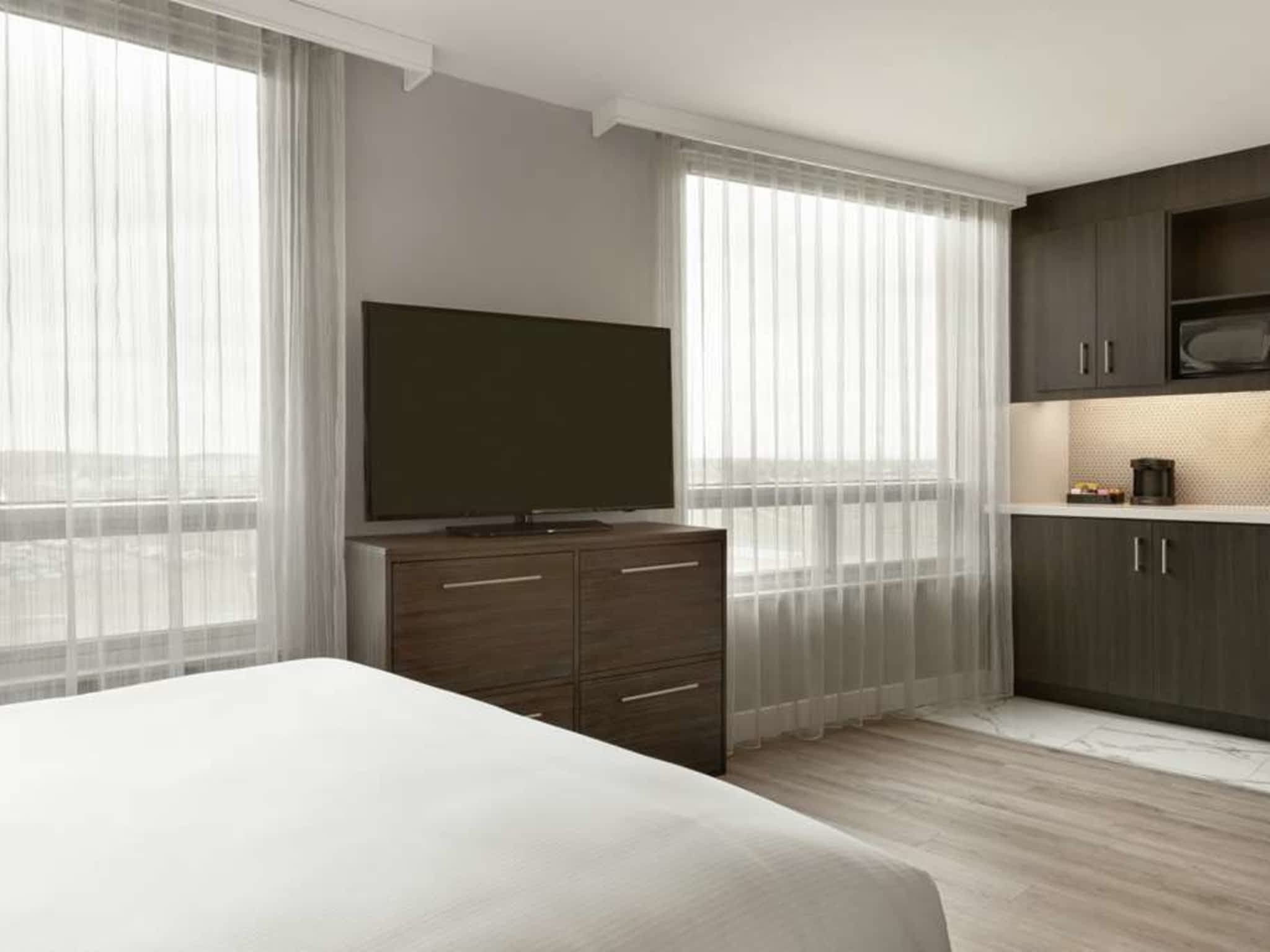 photo Embassy Suites by Hilton Montreal Airport