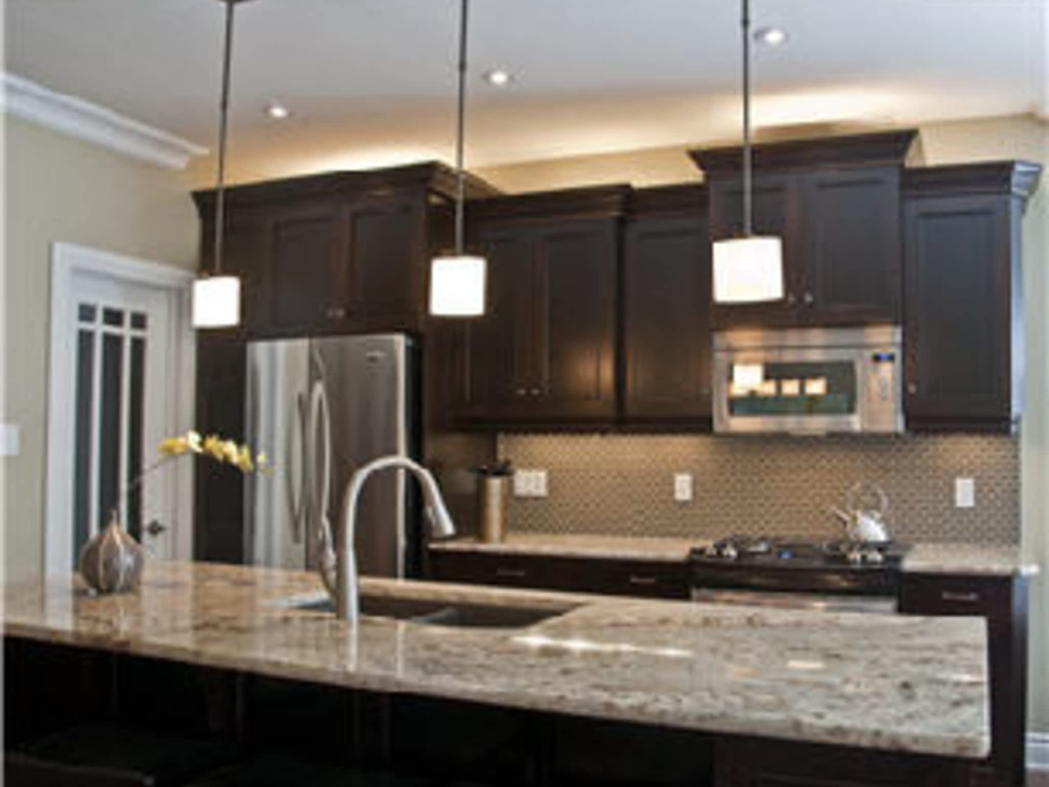 photo Deslaurier Custom Cabinets