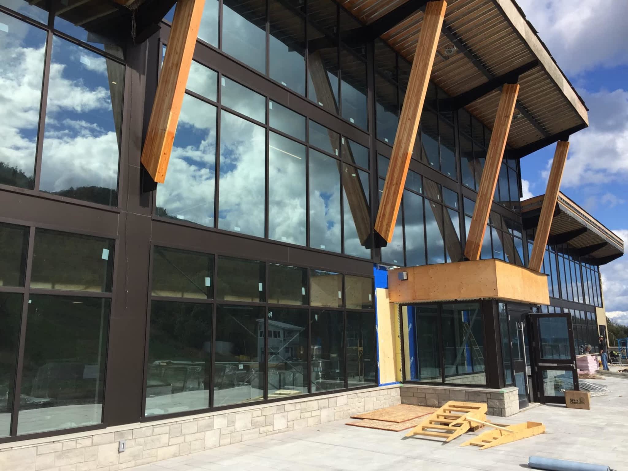 photo Lighthouse Windows