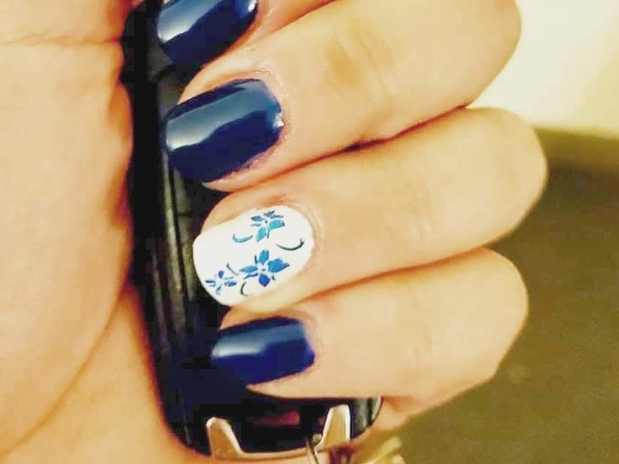 photo Hands Down Nail Studio