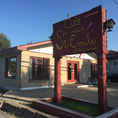 Café le Vieux St-Emile - Restaurants