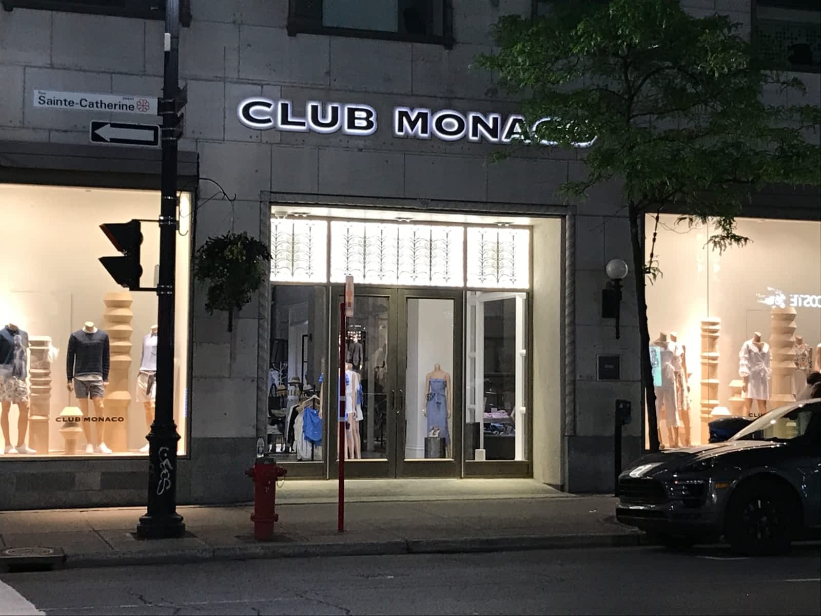 Club Monaco - 1000 rue Sainte-Catherine O, Montréal, QC
