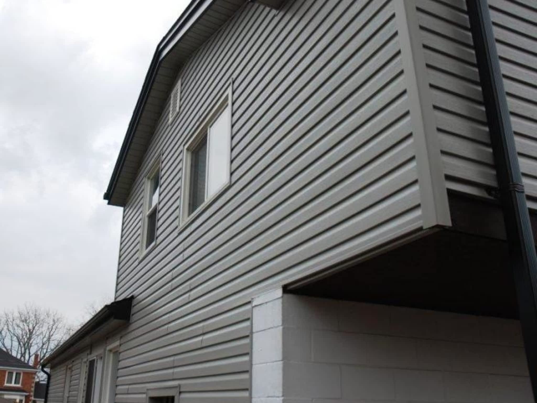 photo Exterior Touches Eavestroughing