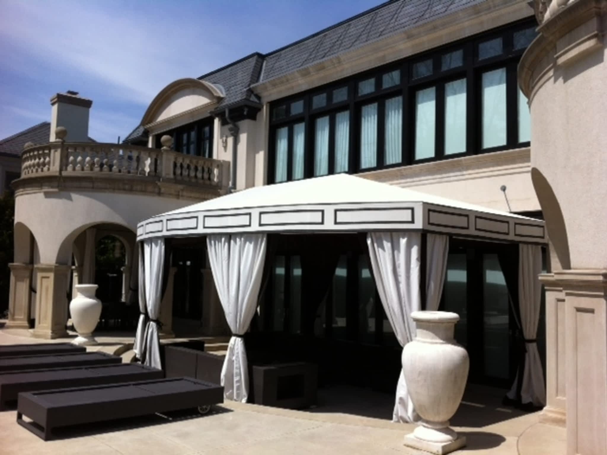 photo Leger's Awnings