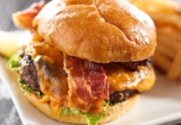 Best Restaurants for Cheeseburgers in Toronto